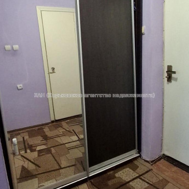 Продам квартиру, Непокоренных ул. , 46 , 1 кім., 37 м², частичный ремонт 