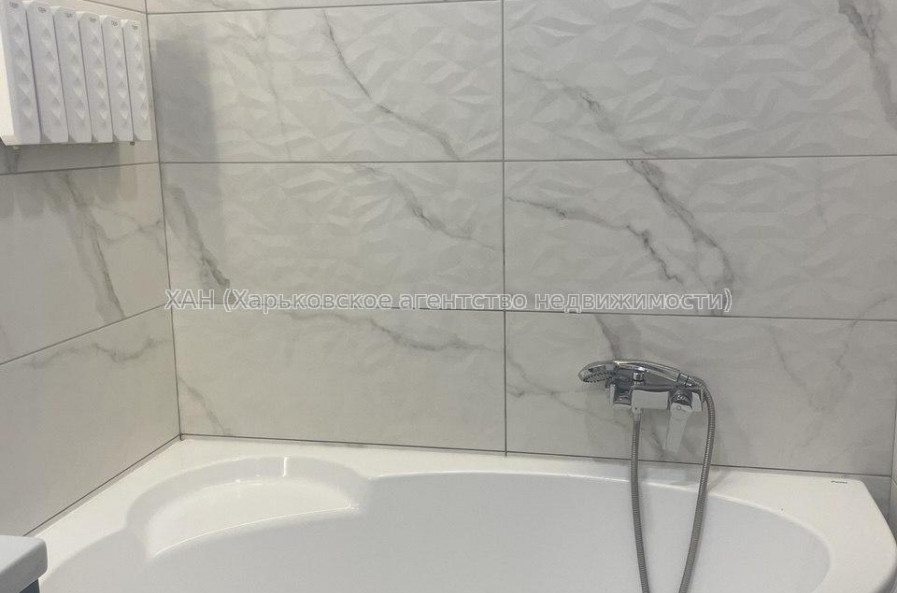 Продам квартиру, Науки просп. , 3 кім., 68 м², евроремонт 