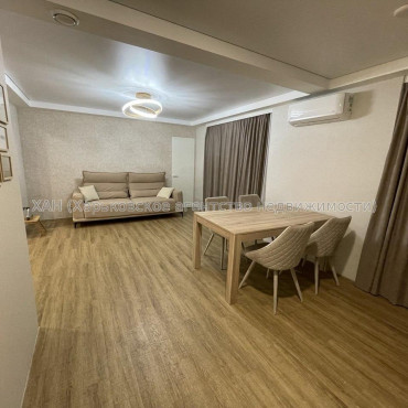 Продам квартиру, Науки просп. , 3 кім., 68 м², евроремонт 