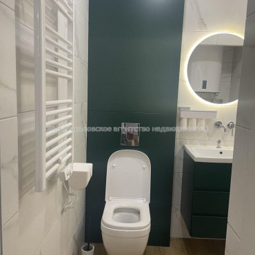 Продам квартиру, Науки просп. , 3 кім., 68 м², евроремонт 