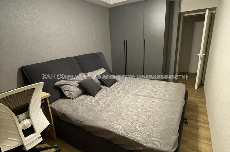 Продам квартиру, Науки просп. , 3 кім., 68 м², евроремонт 