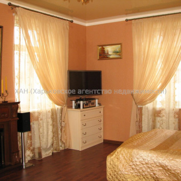 Продам дом, Вокзальная ул. , 239 м², 17 сот., капитальный ремонт 