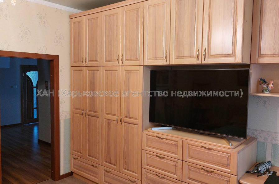 Продам дом, Вокзальная ул. , 239 м², 17 сот., капитальный ремонт 