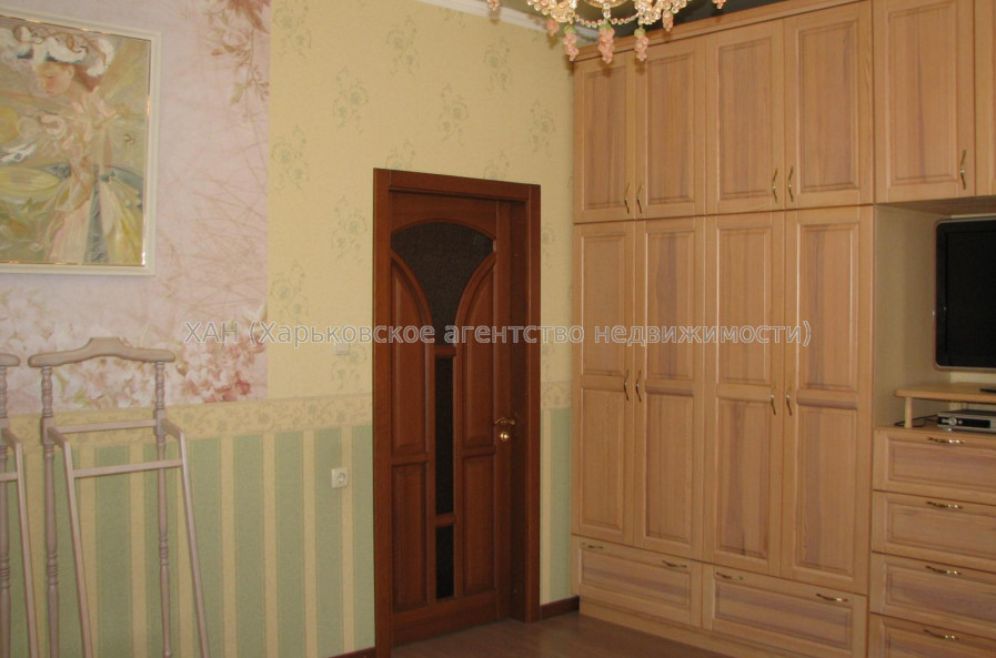 Продам дом, Вокзальная ул. , 239 м², 17 сот., капитальный ремонт 