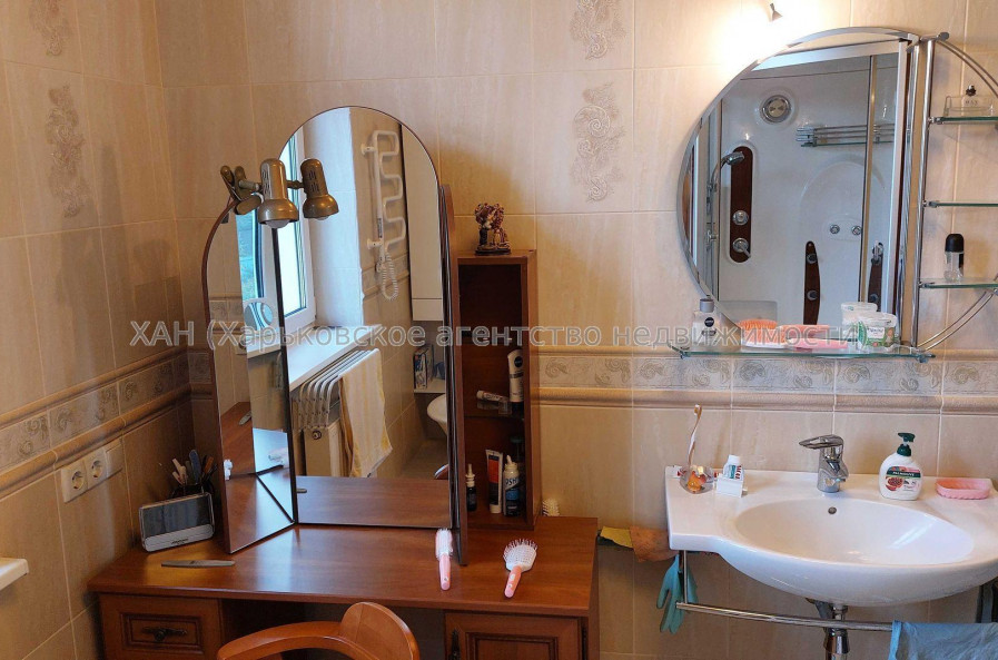 Продам дом, Вокзальная ул. , 239 м², 17 сот., капитальный ремонт 