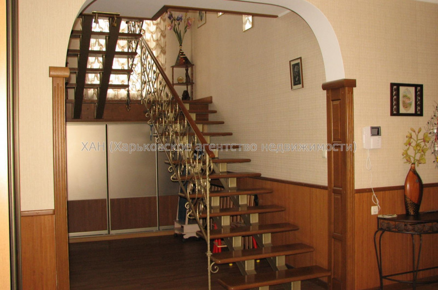 Продам дом, Вокзальная ул. , 239 м², 17 сот., капитальный ремонт 