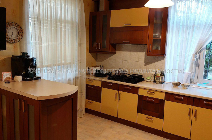 Продам дом, Вокзальная ул. , 239 м², 17 сот., капитальный ремонт 