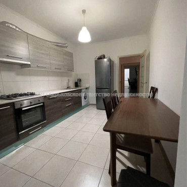 Продам квартиру, Мирная ул. , 2  ком., 80 м², евроремонт 