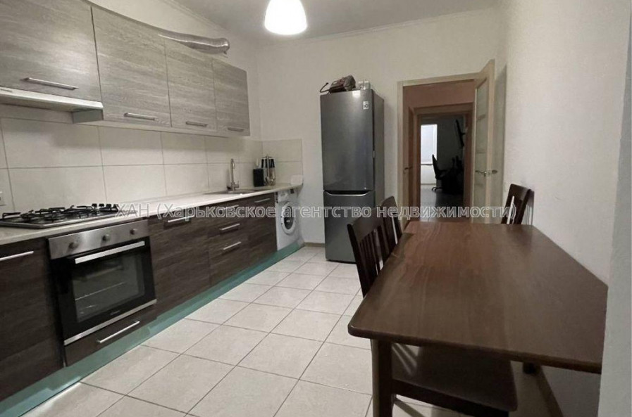 Продам квартиру, Мирная ул. , 2  ком., 80 м², евроремонт 