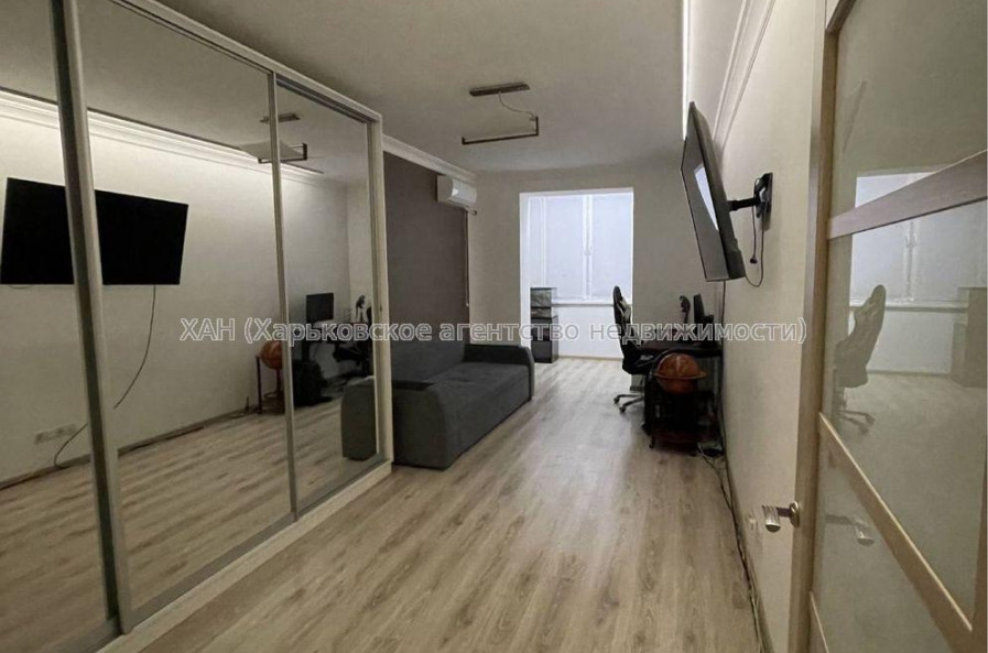 Продам квартиру, Мирная ул. , 2  ком., 80 м², евроремонт 