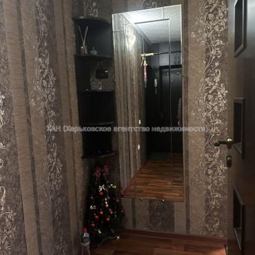 Продам квартиру, Харьковских Дивизий ул. , 1 кім., 33 м², советский ремонт 