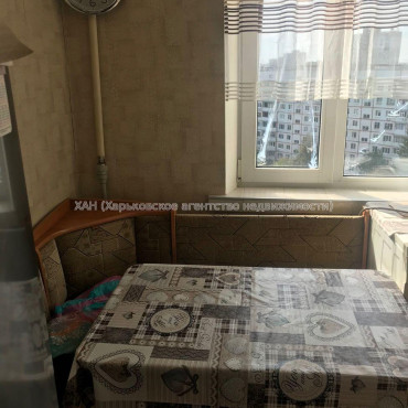 Продам квартиру, Победы просп. , 1 кім., 33 м², косметический ремонт 