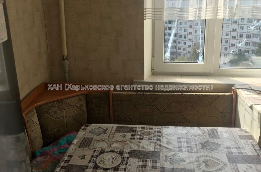 Продам квартиру, Победы просп. , 1 кім., 33 м², косметический ремонт 