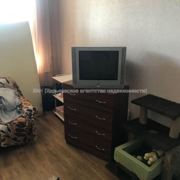 Продам квартиру, Победы просп. , 1 кім., 33 м², косметический ремонт 