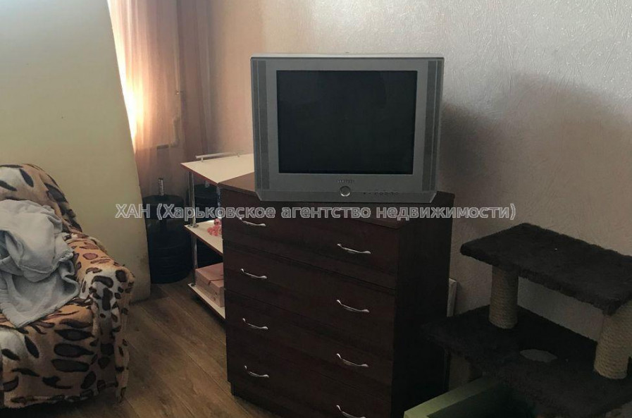 Продам квартиру, Победы просп. , 1 кім., 33 м², косметический ремонт 
