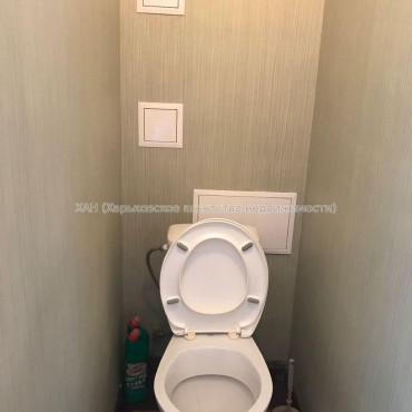 Продам квартиру, Победы просп. , 1 кім., 33 м², косметический ремонт 