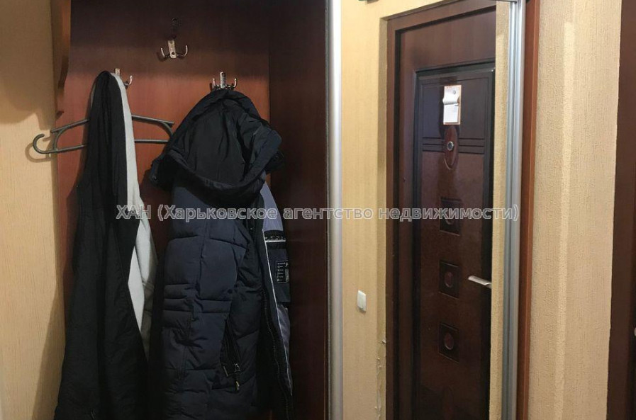 Продам квартиру, Победы просп. , 1 кім., 33 м², косметический ремонт 