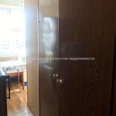 Продам квартиру, Победы просп. , 1 кім., 33 м², косметический ремонт 