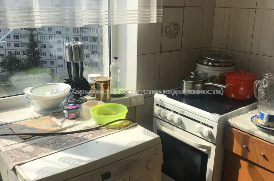 Продам квартиру, Победы просп. , 1 кім., 33 м², косметический ремонт 