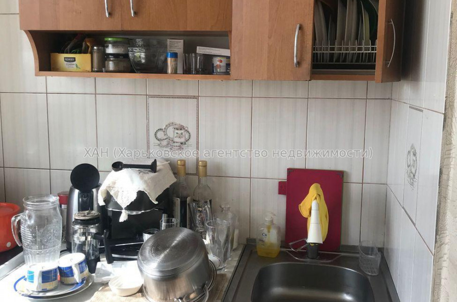 Продам квартиру, Победы просп. , 1 кім., 33 м², косметический ремонт 