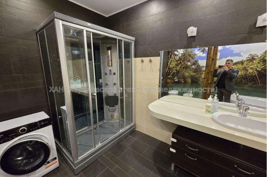 Продам квартиру, Науки просп. , 3 кім., 90 м², авторский дизайн 