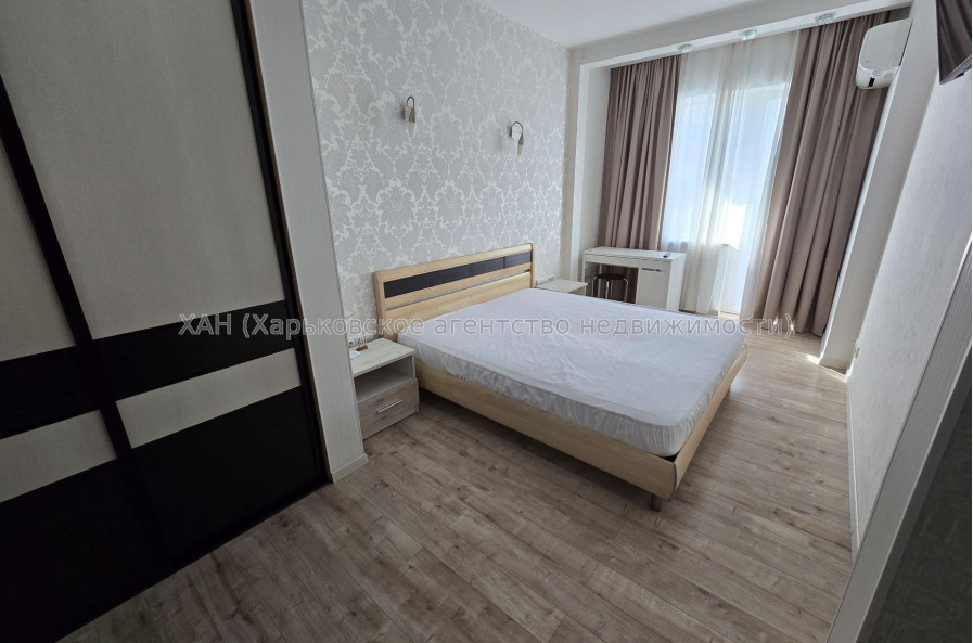 Продам квартиру, Науки просп. , 3 кім., 90 м², авторский дизайн 