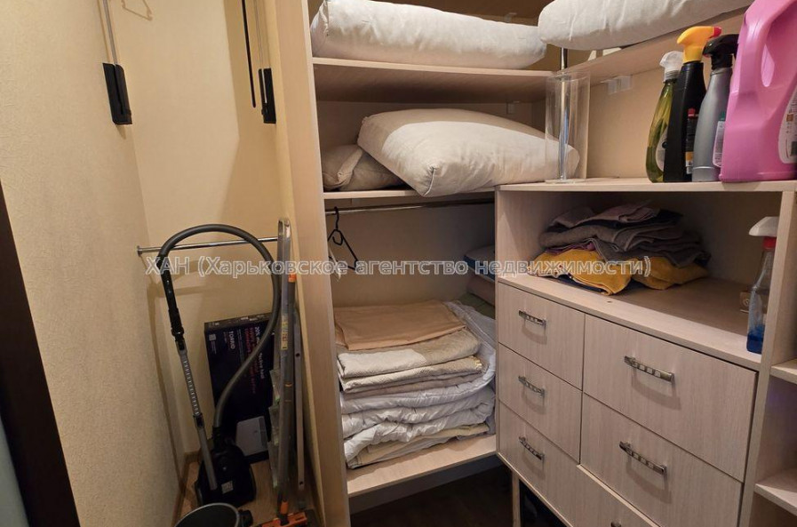 Продам квартиру, Науки просп. , 3 кім., 90 м², авторский дизайн 