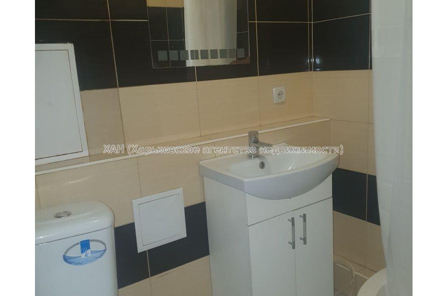 Продам квартиру, 23 Августа ул. , 1 кім., 32 м², капитальный ремонт 