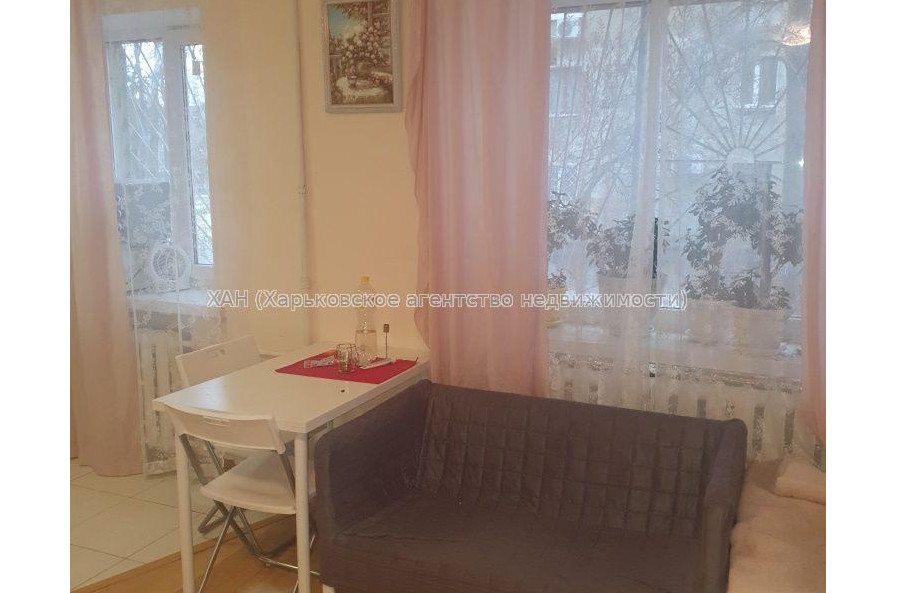 Продам квартиру, 23 Августа ул. , 1 кім., 32 м², капитальный ремонт 