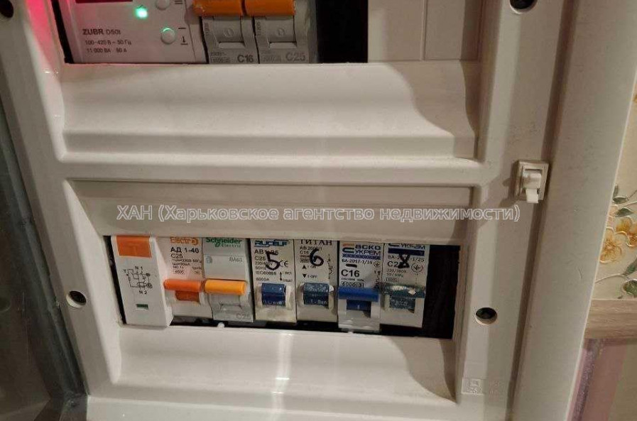 Продам квартиру, Деревянко ул. , 2  ком., 50 м², косметический ремонт 