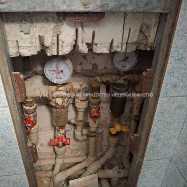 Продам квартиру, Деревянко ул. , 2  ком., 50 м², косметический ремонт 