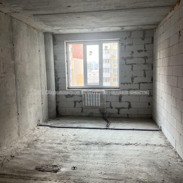 Продам квартиру, Гвардейцев Широнинцев ул. , 2  ком., 63.60 м², без внутренних работ 