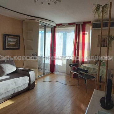 Здам квартиру, Науки просп. , 24 , 1 кім., 30 м², капитальный ремонт 