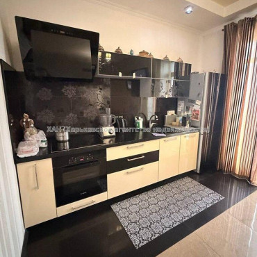 Продам квартиру, Победы просп. , 2  ком., 79.60 м², евроремонт 