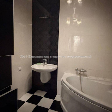 Продам квартиру, Победы просп. , 2  ком., 79.60 м², евроремонт 