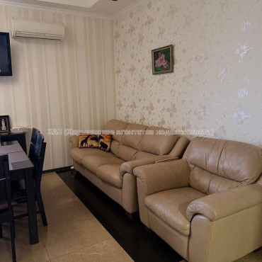 Продам квартиру, Победы просп. , 2  ком., 79.60 м², евроремонт 