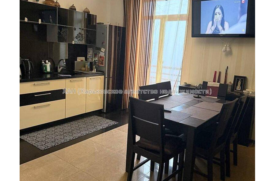 Продам квартиру, Победы просп. , 2  ком., 79.60 м², евроремонт 