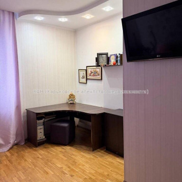 Продам квартиру, Победы просп. , 2  ком., 79.60 м², евроремонт 