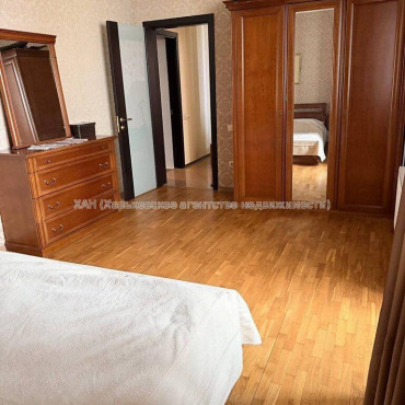 Продам квартиру, Победы просп. , 2  ком., 79.60 м², евроремонт 