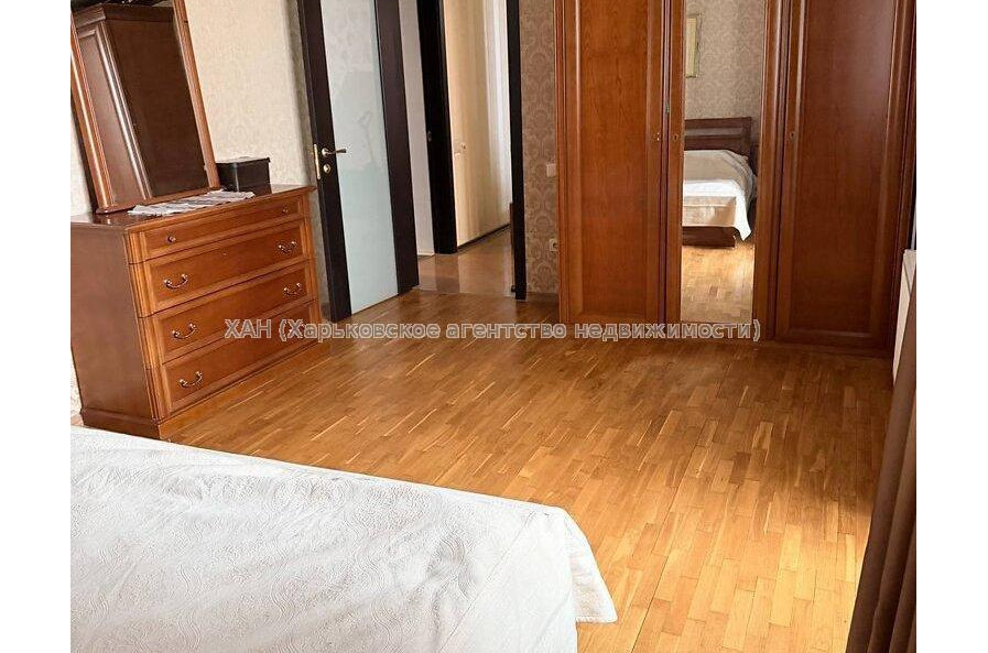 Продам квартиру, Победы просп. , 2  ком., 79.60 м², евроремонт 