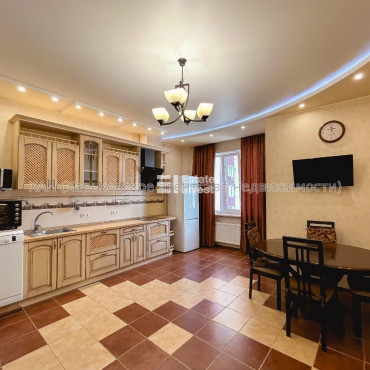 Продам квартиру, Науки просп. , 3  ком., 90 м², авторский дизайн 