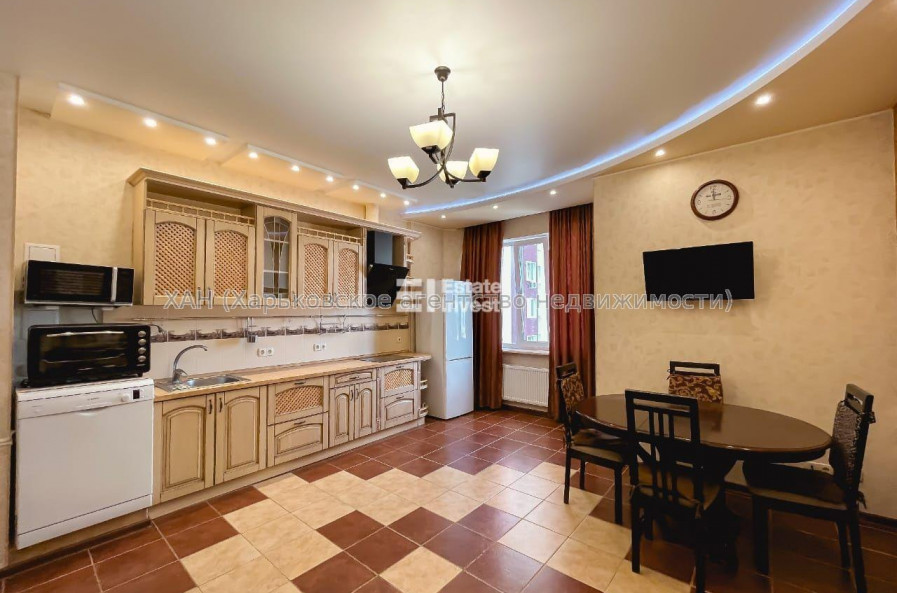 Продам квартиру, Науки просп. , 3  ком., 90 м², авторский дизайн 