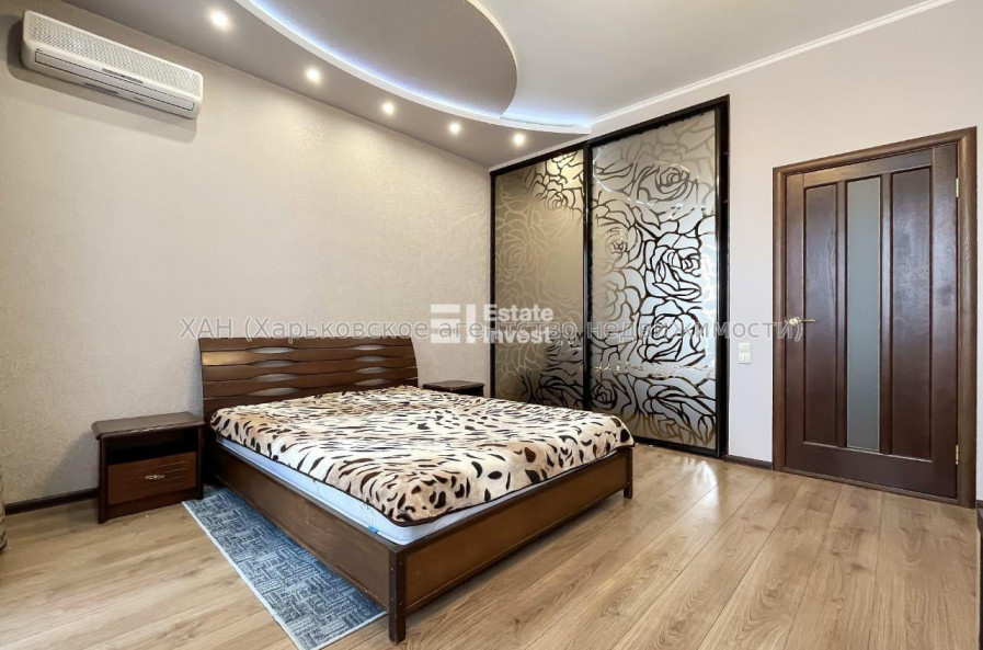 Продам квартиру, Науки просп. , 3  ком., 90 м², авторский дизайн 