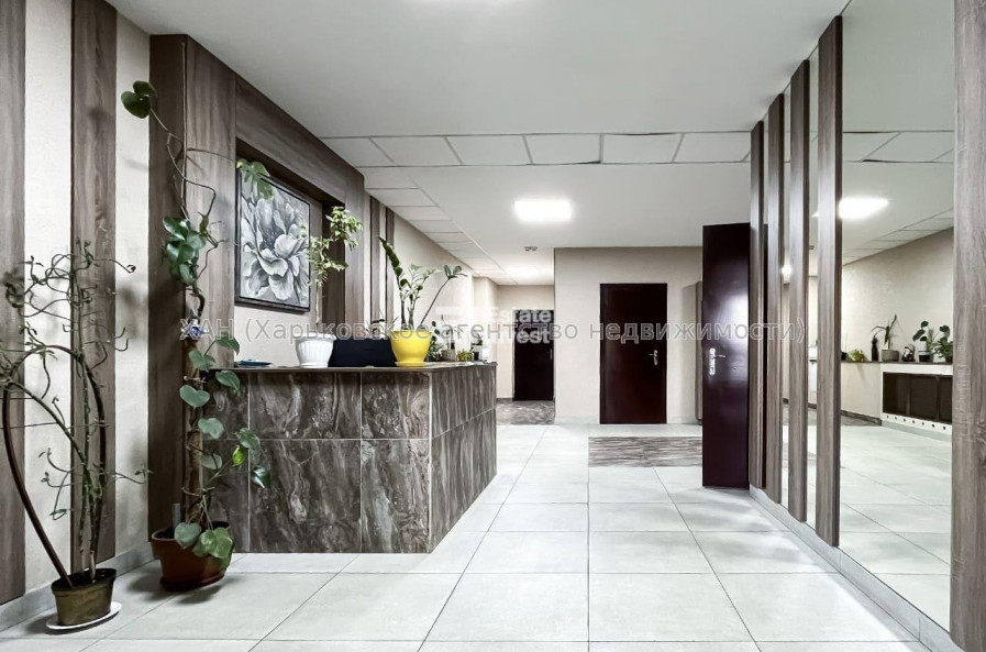 Продам квартиру, Науки просп. , 3  ком., 90 м², авторский дизайн 