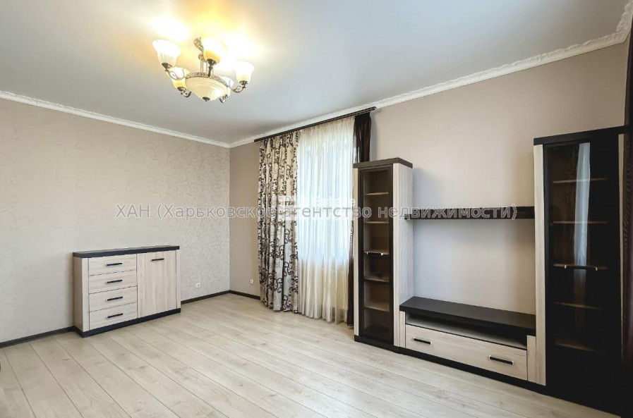 Продам квартиру, Науки просп. , 3  ком., 90 м², авторский дизайн 