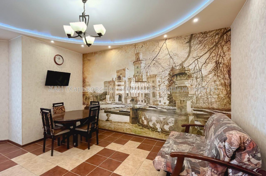 Продам квартиру, Науки просп. , 3  ком., 90 м², авторский дизайн 