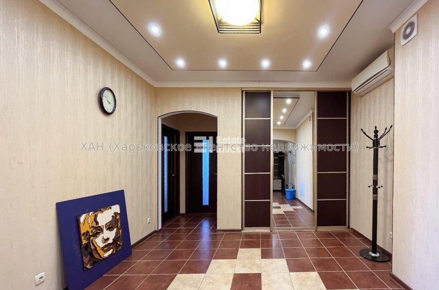 Продам квартиру, Науки просп. , 3  ком., 90 м², авторский дизайн 