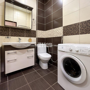 Продам квартиру, Науки просп. , 3  ком., 90 м², авторский дизайн 