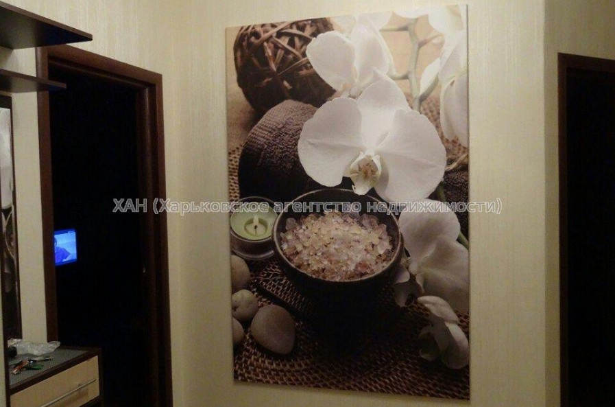 Продам квартиру, Науки просп. , 3 кім., 67 м², евроремонт 