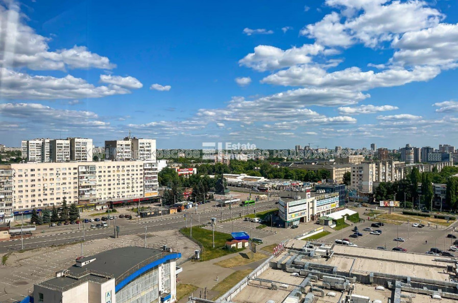 Продам квартиру, Науки просп. , 3 кім., 67 м², евроремонт 